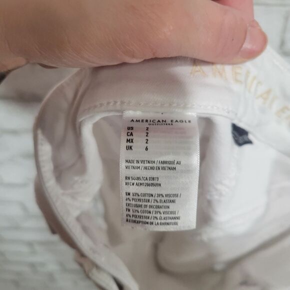 AEO hi-rise shortie white shorts - Picture 9 of 12